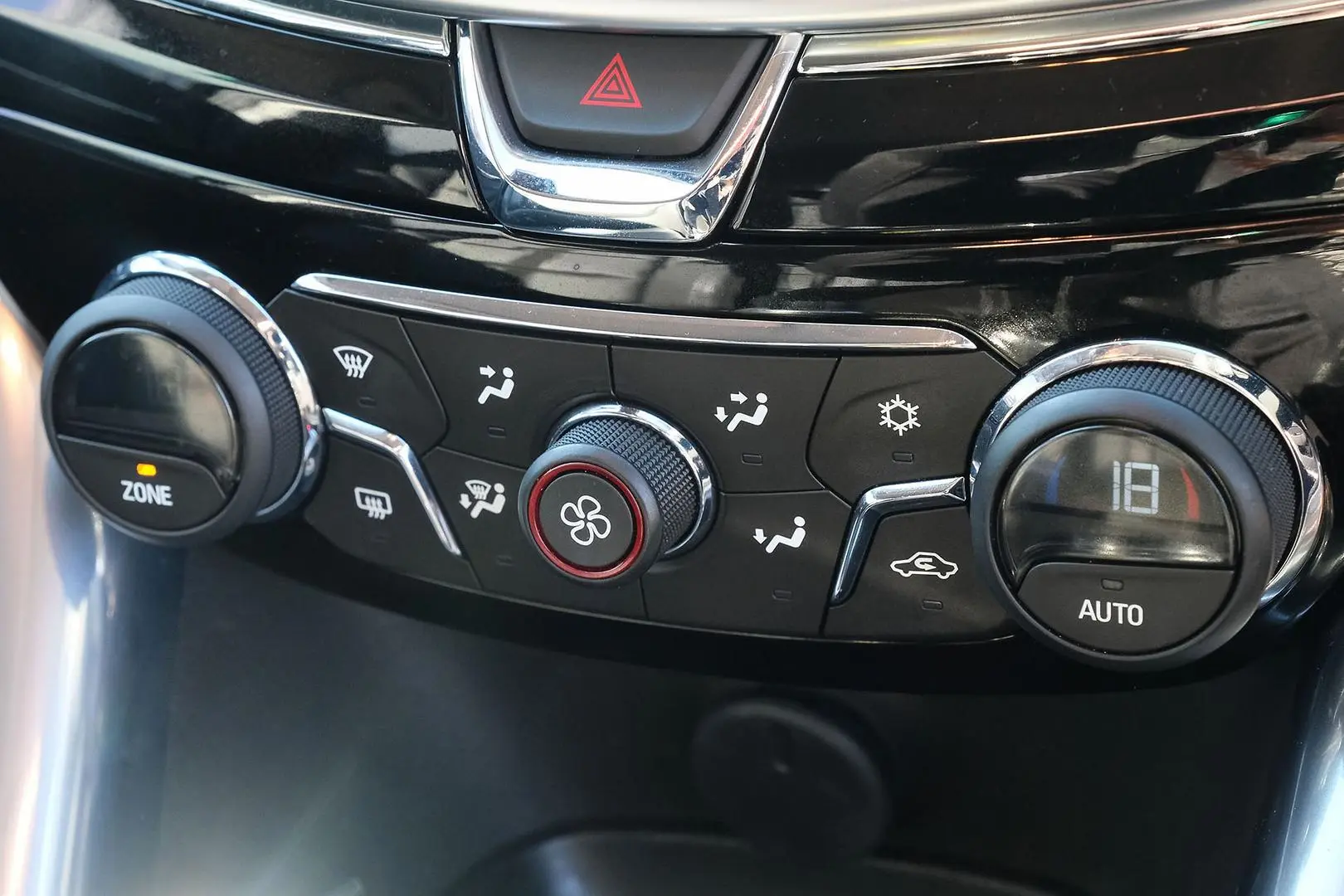 2017 Holden Commodore Gallery Image 19