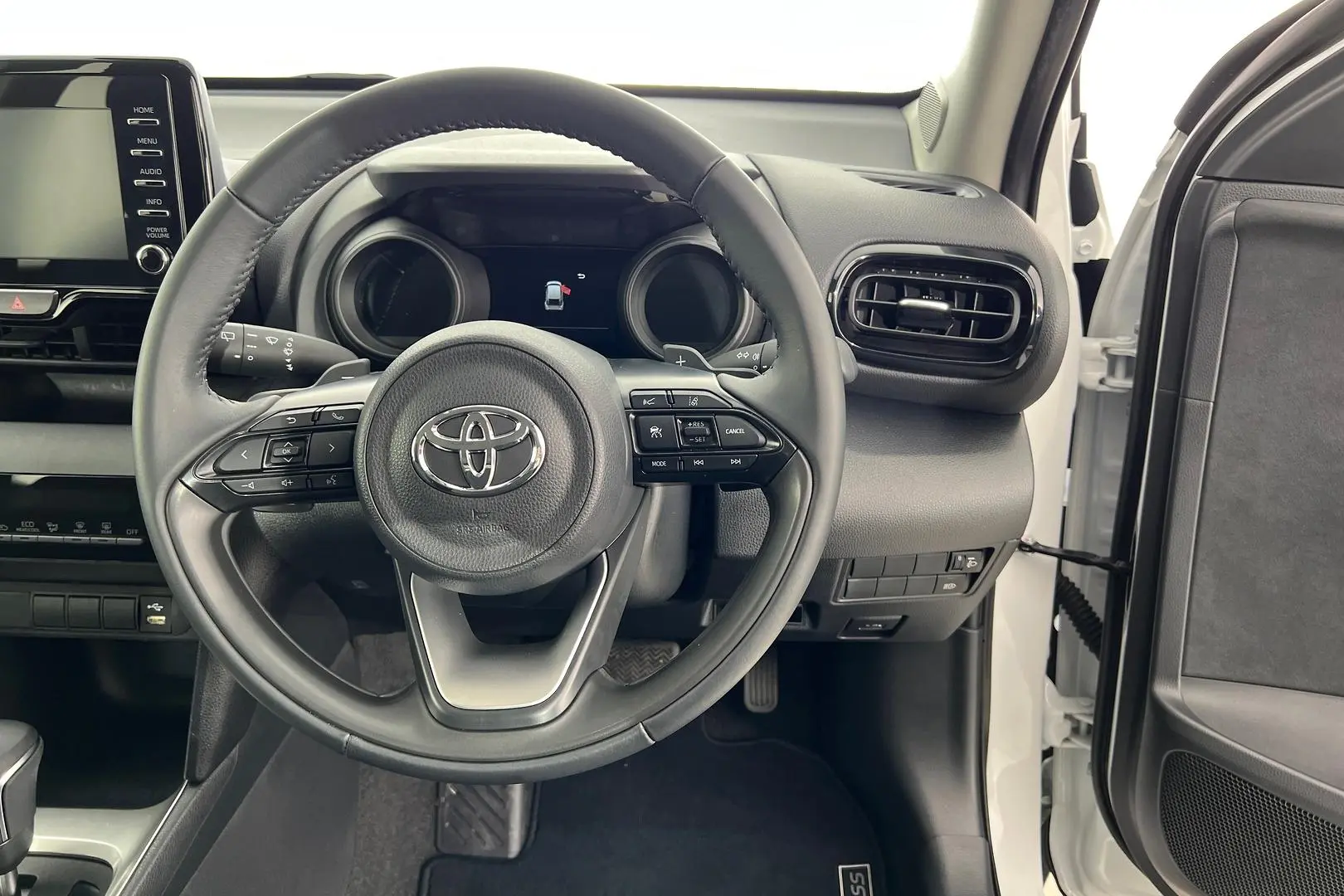 2023 Toyota Yaris Cross Gallery Image 17