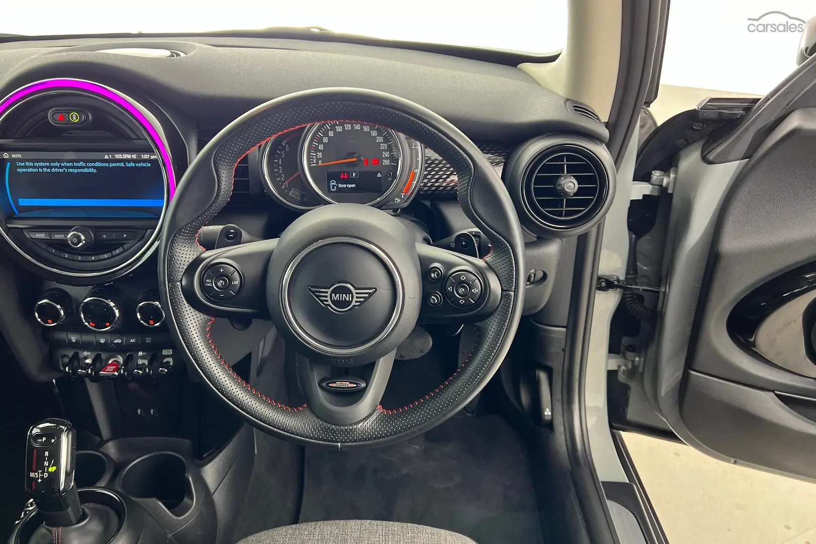 2020 MINI Hatch Image 17