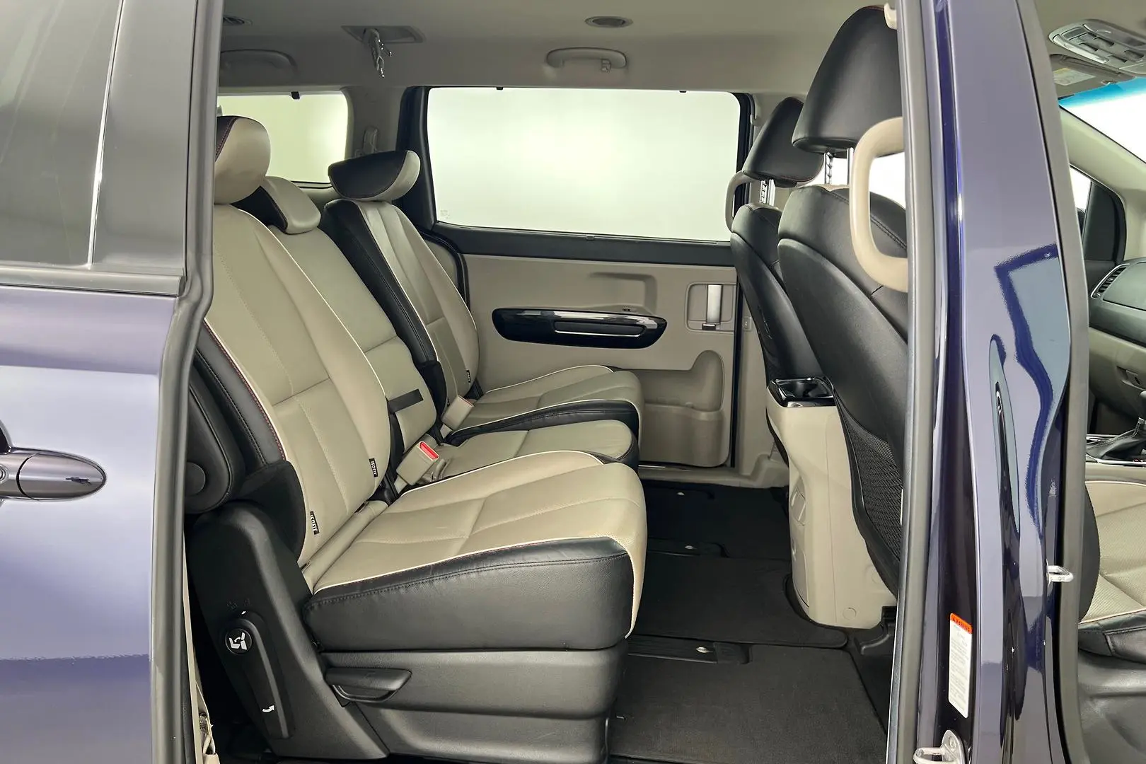 2019 Kia Carnival Gallery Image 17