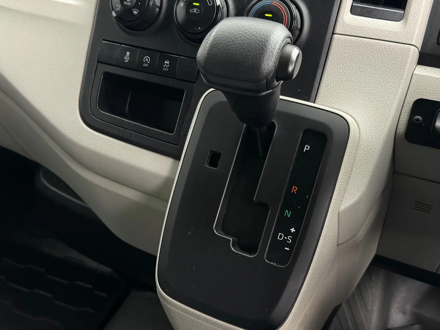 2019 Toyota Hiace Gallery Image 13