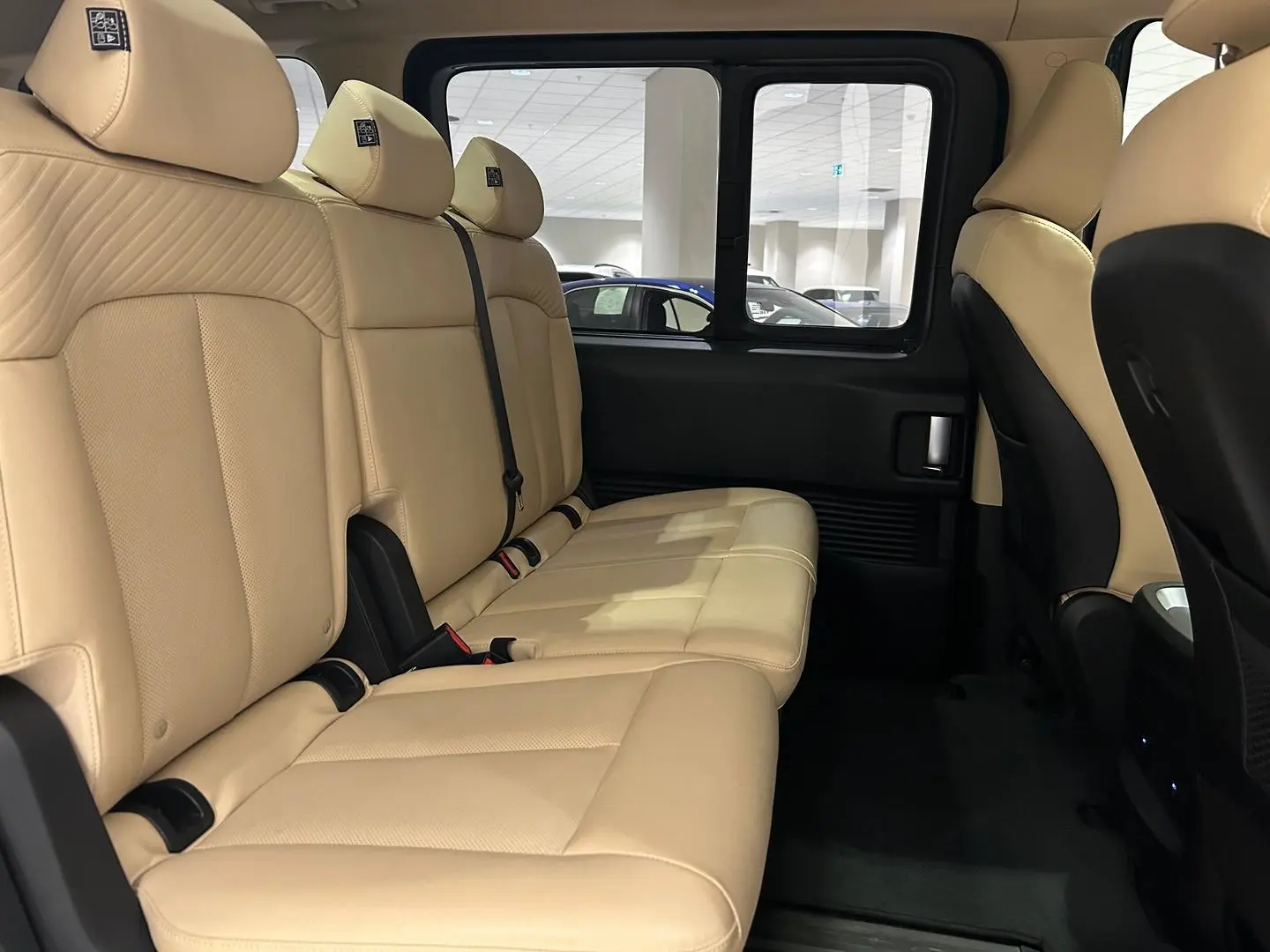 2021 Hyundai STARIA Gallery Image 13