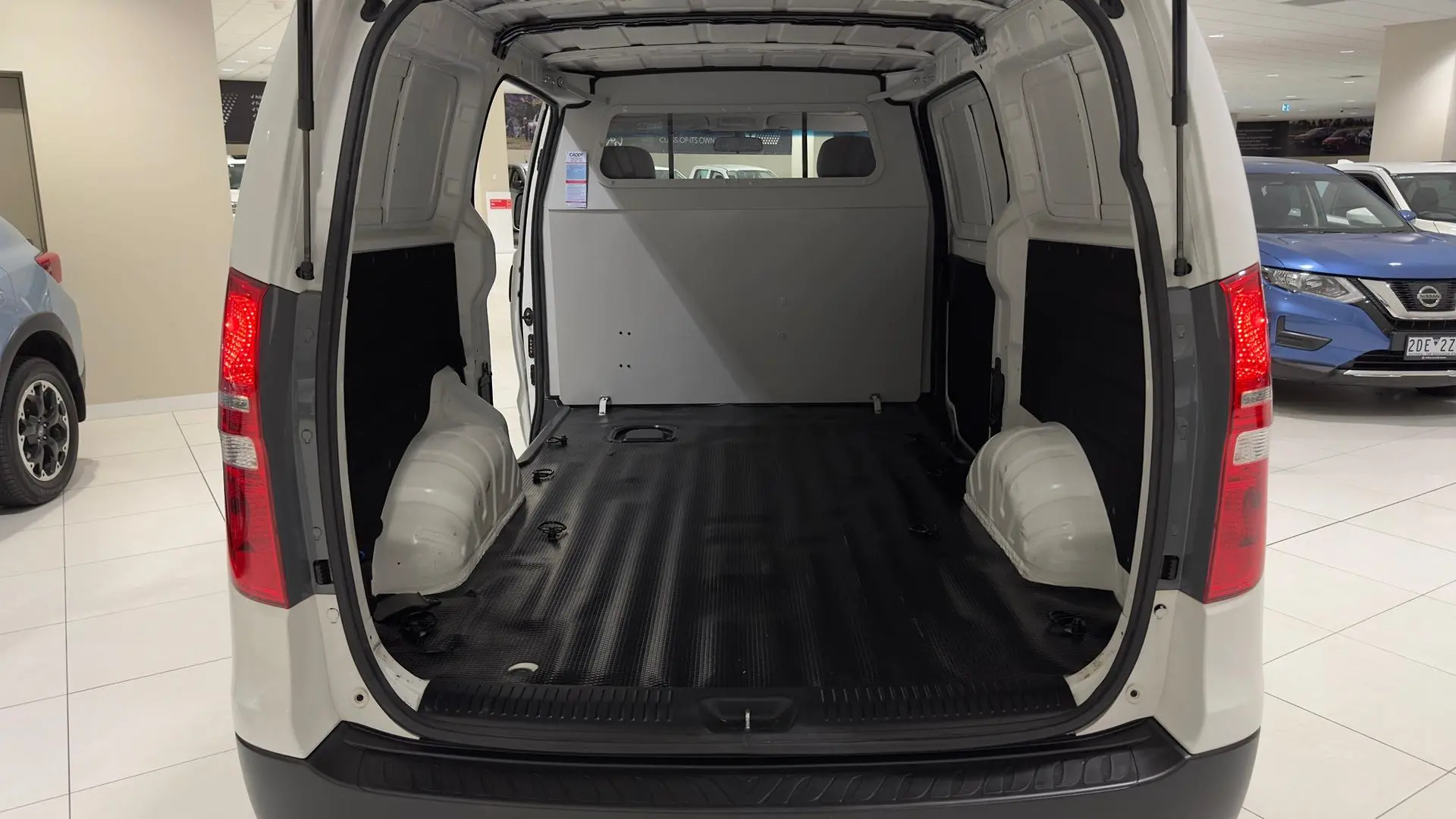 2021 Hyundai iLoad Gallery Image 20