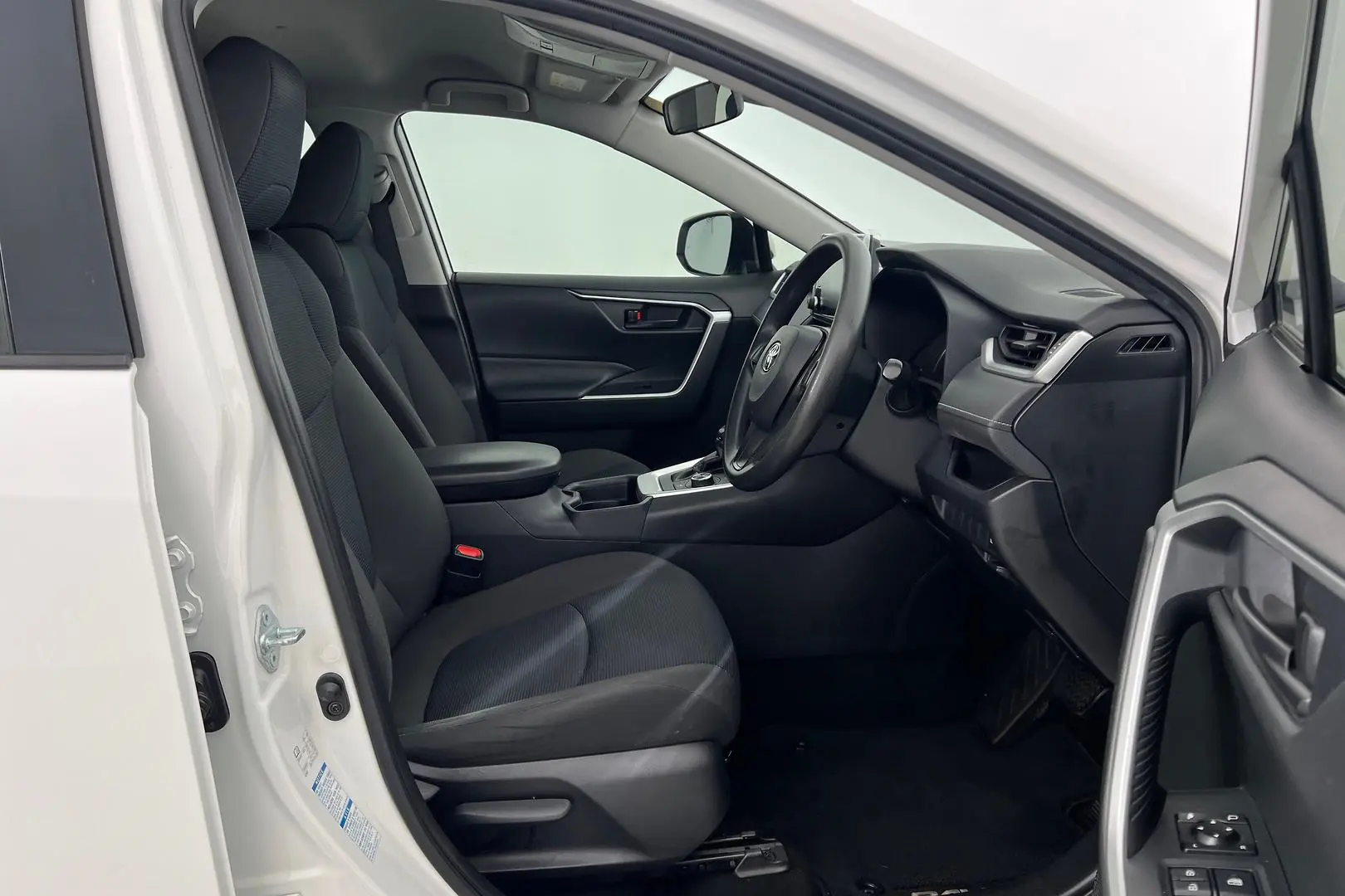 2020 Toyota RAV4 Gallery Image 11