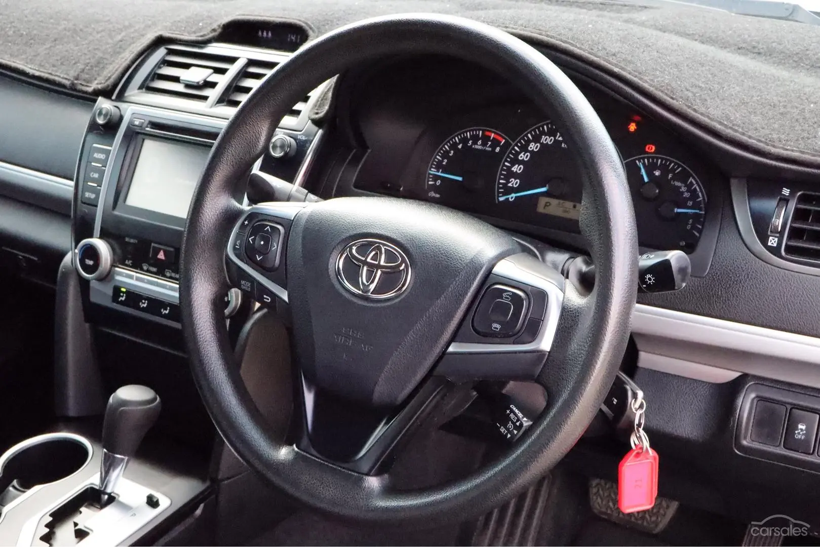 2015 Toyota Camry Image 13