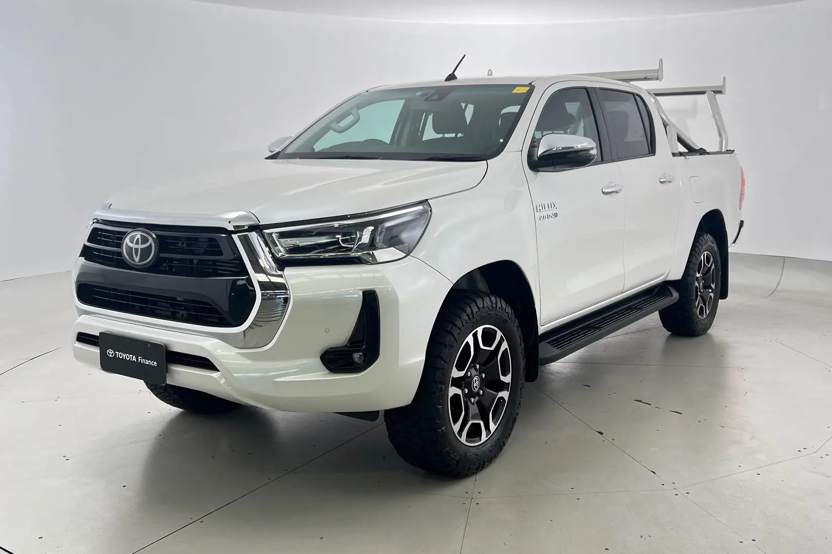 2020 Toyota Hilux Gallery Image 9
