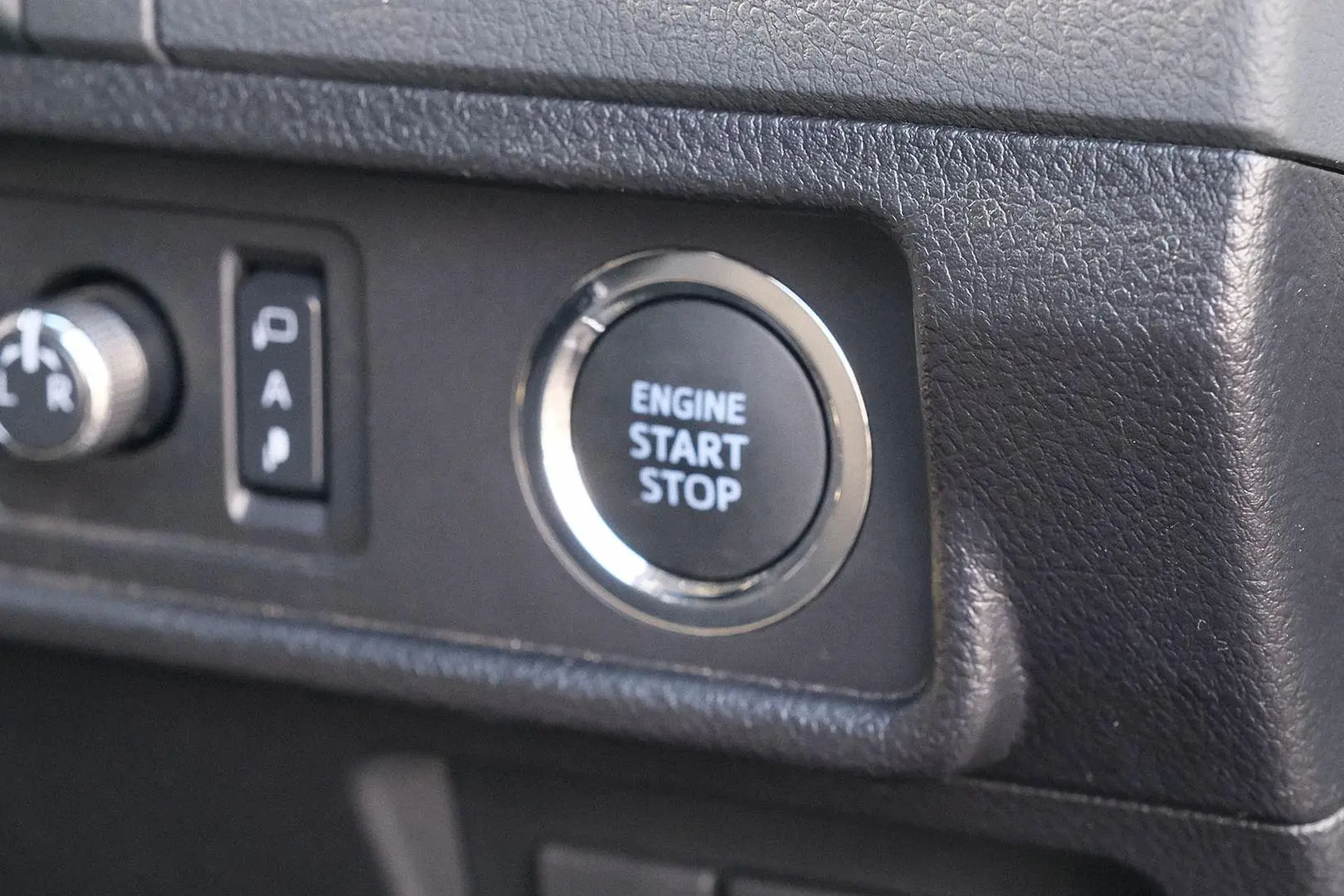 2022 Toyota Landcruiser Prado Gallery Image 15
