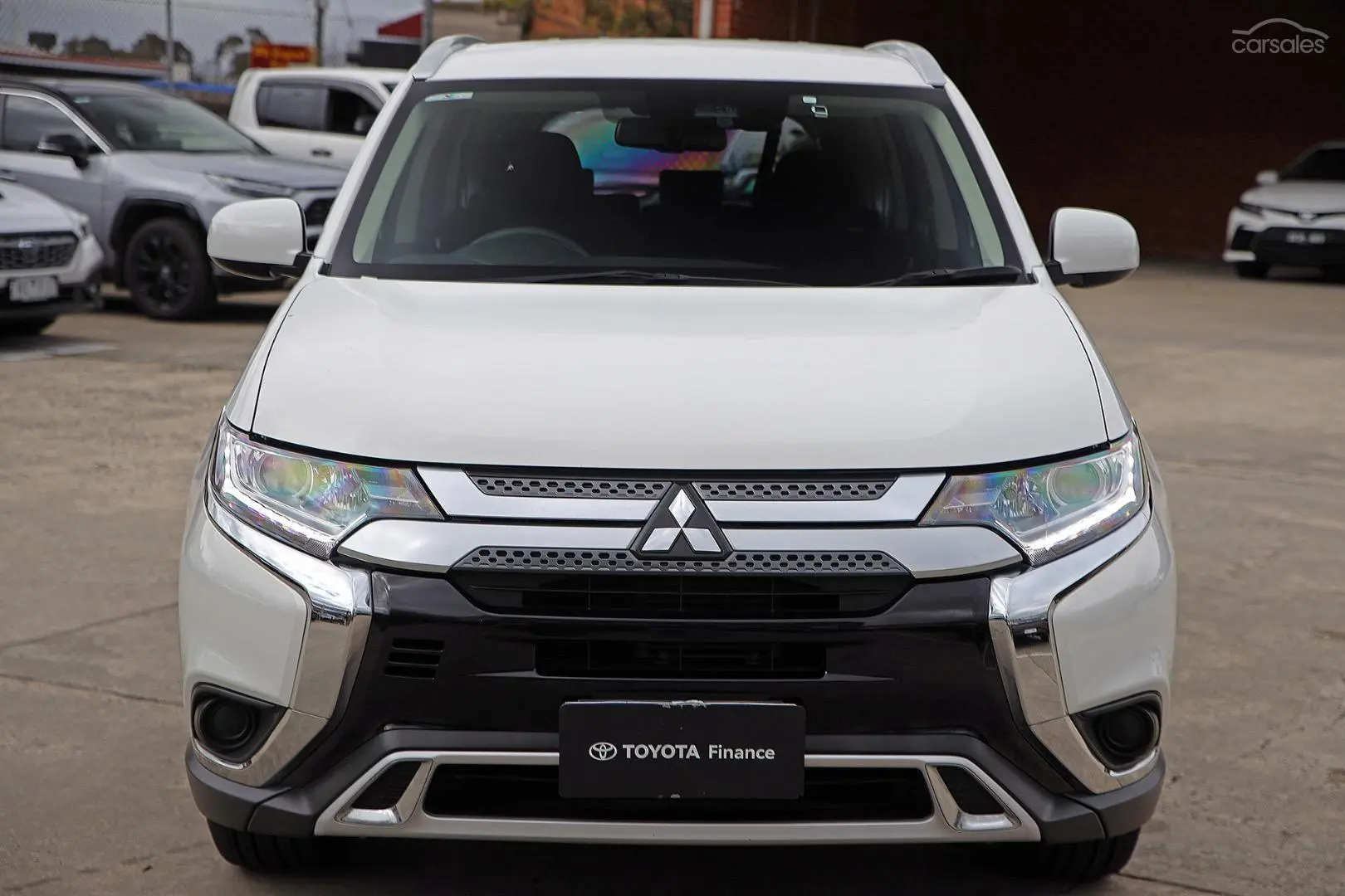 2020 Mitsubishi Outlander Image 4