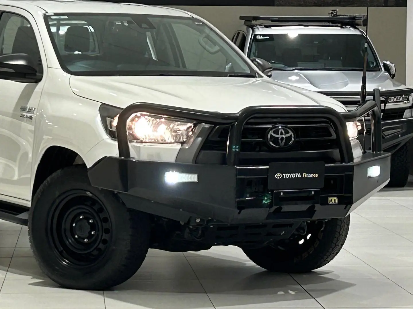 2022 Toyota Hilux Gallery Image 3