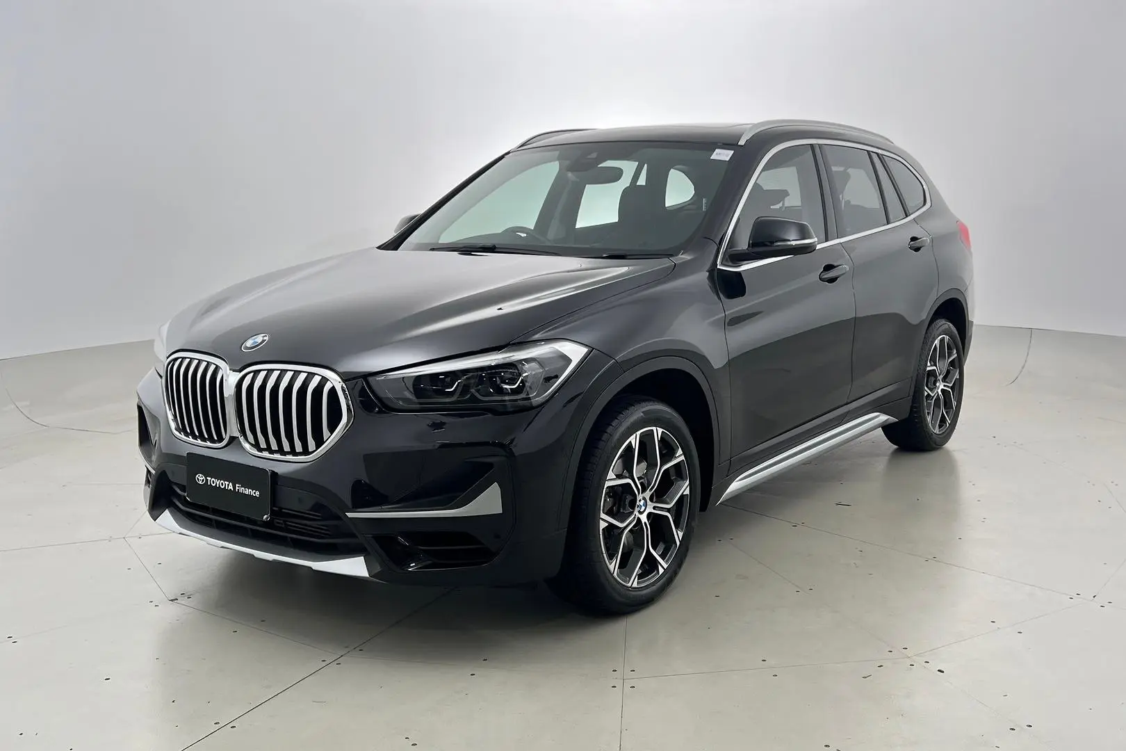 2021 BMW X1 Gallery Image 2