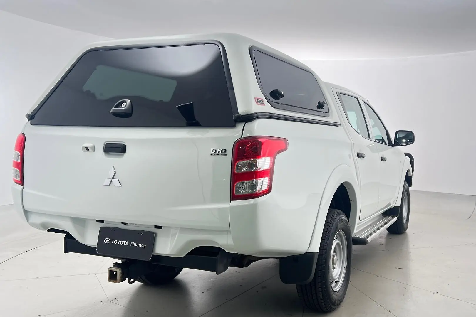 2017 Mitsubishi Triton Gallery Image 4