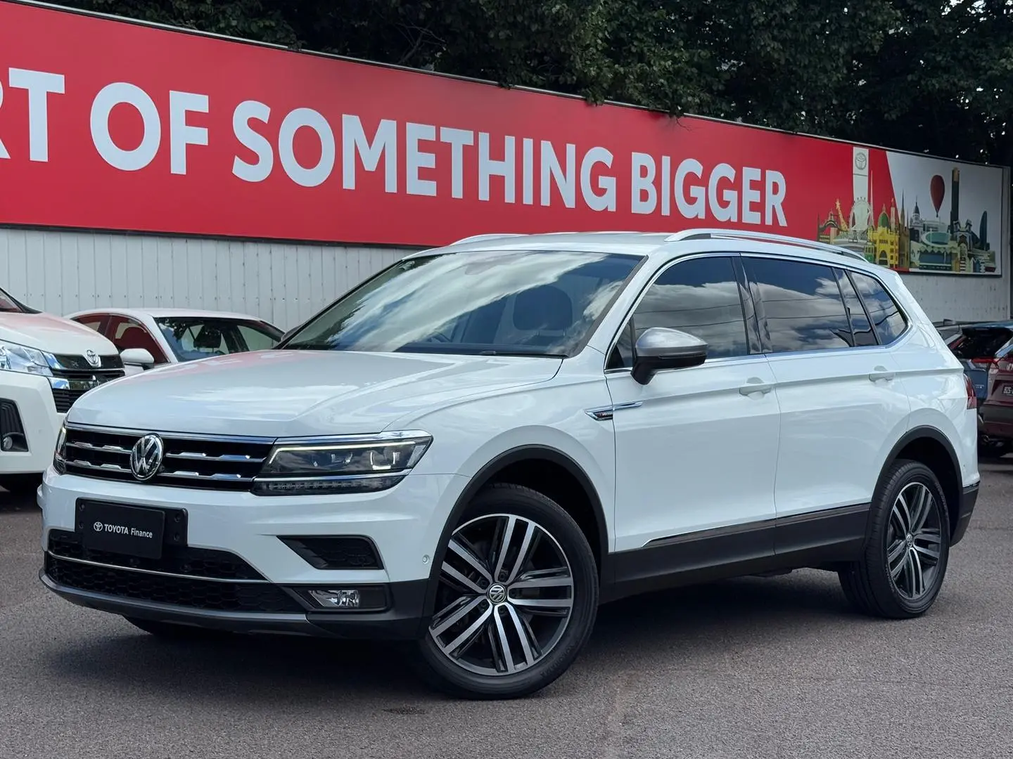 2018 Volkswagen Tiguan Gallery Image 10