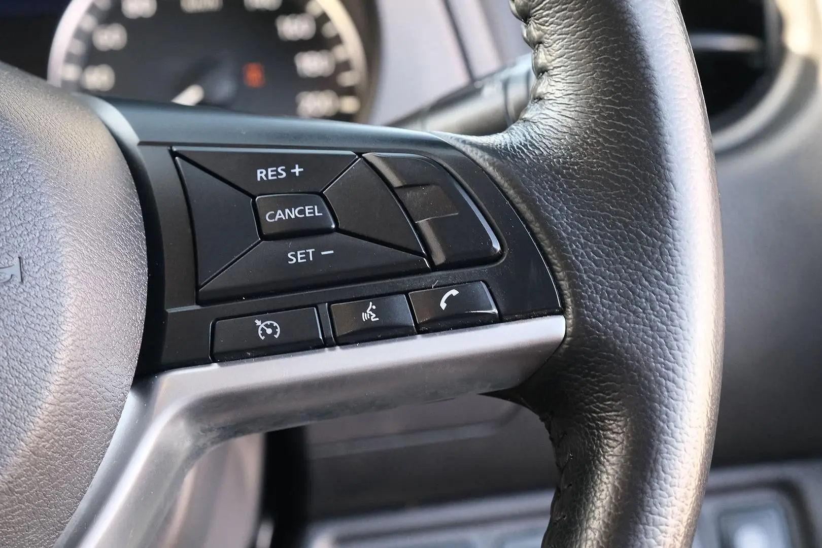 2021 Nissan Navara Gallery Image 15
