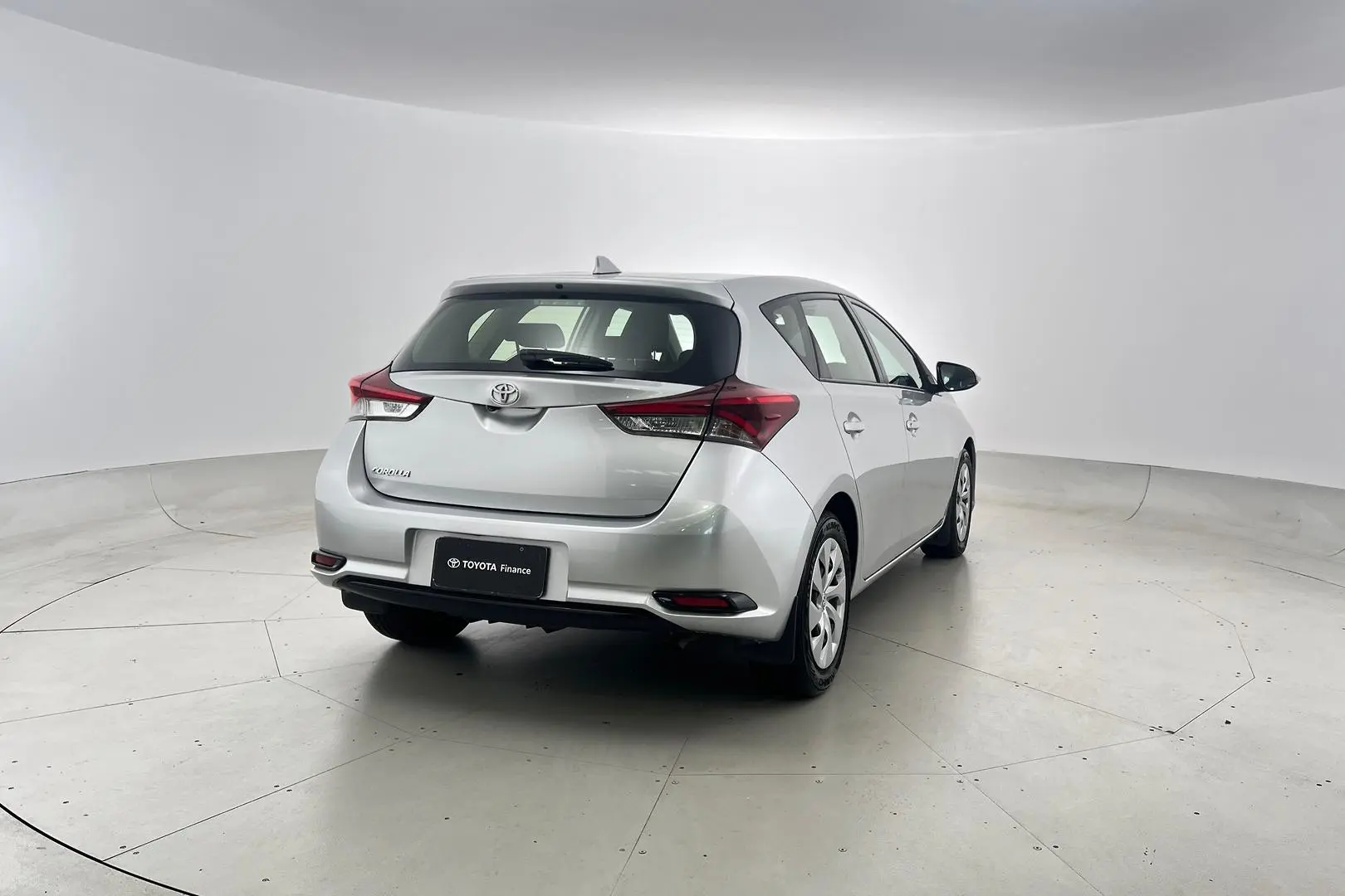 2018 Toyota Corolla Gallery Image 7