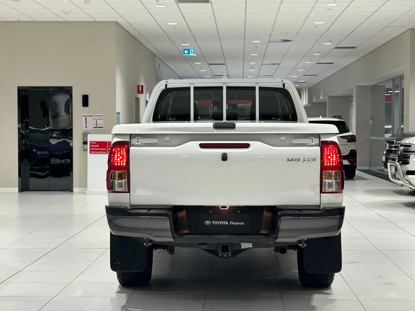 2022 Toyota Hilux Gallery Image 9