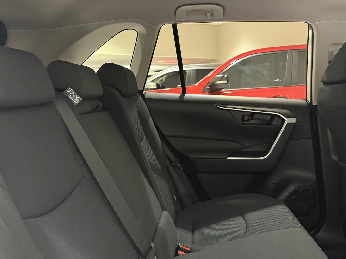 2020 Toyota RAV4 Gallery Image 12