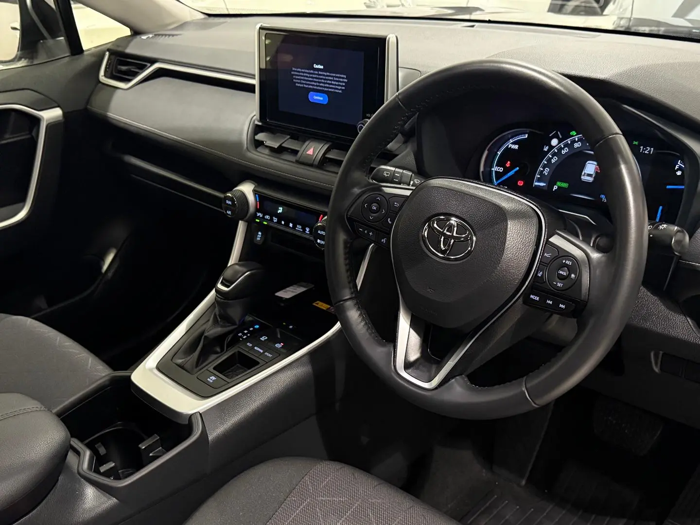 2024 Toyota RAV4 Gallery Image 13