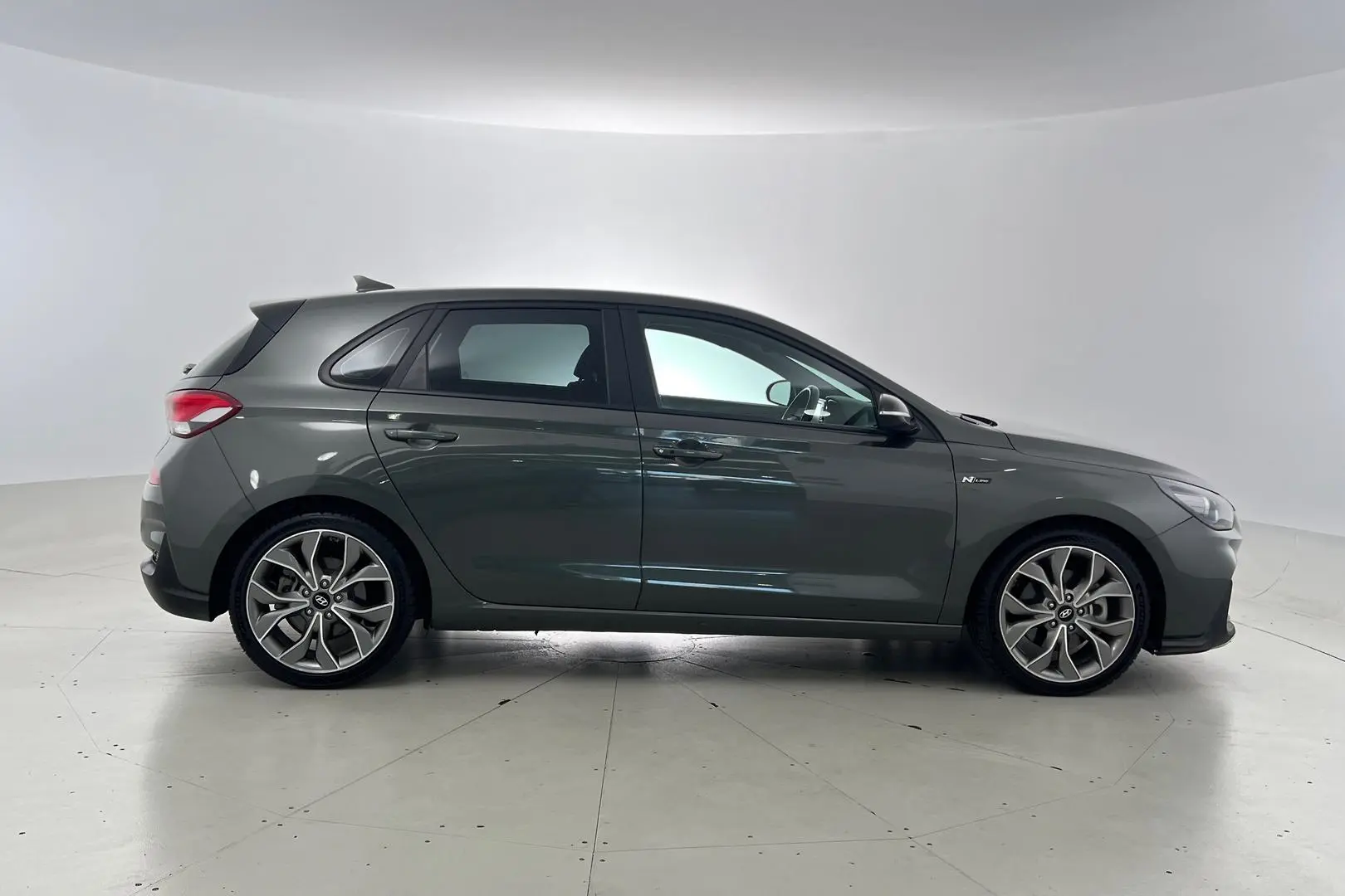 2021 Hyundai i30 Gallery Image 5