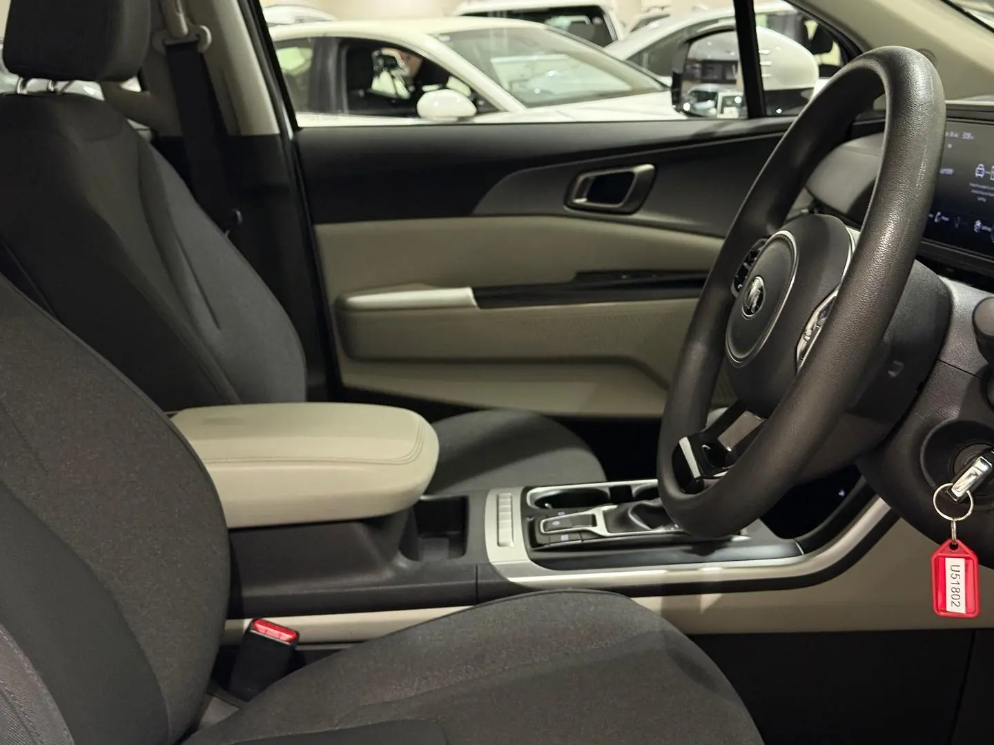2021 Kia Carnival Gallery Image 12