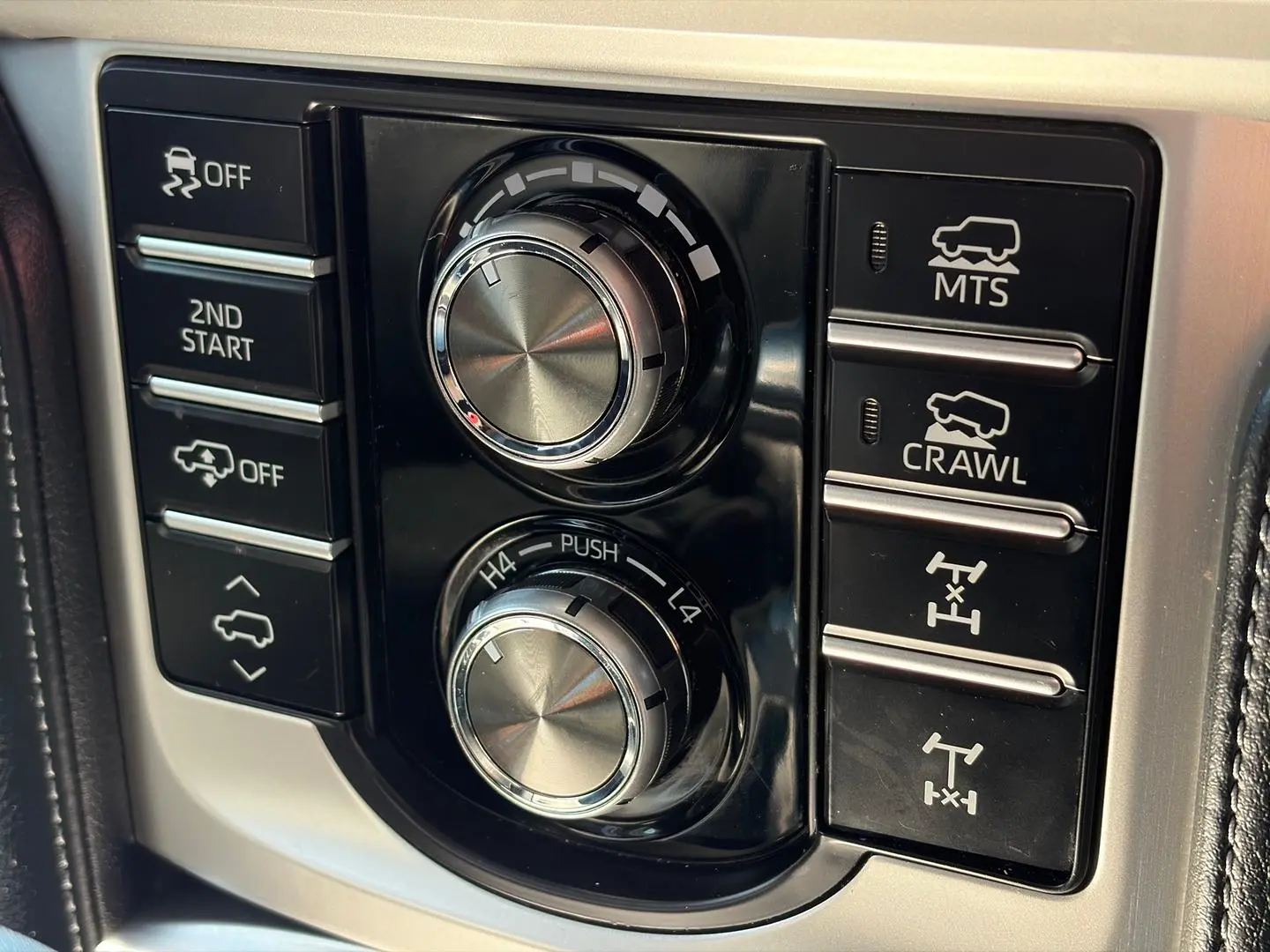 2022 Toyota Landcruiser Prado Gallery Image 17