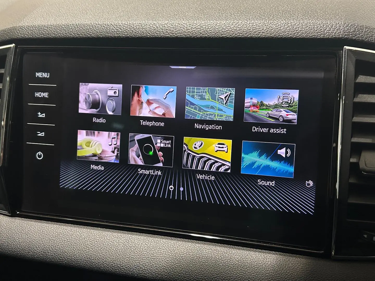 2021 SKODA Karoq Gallery Image 16
