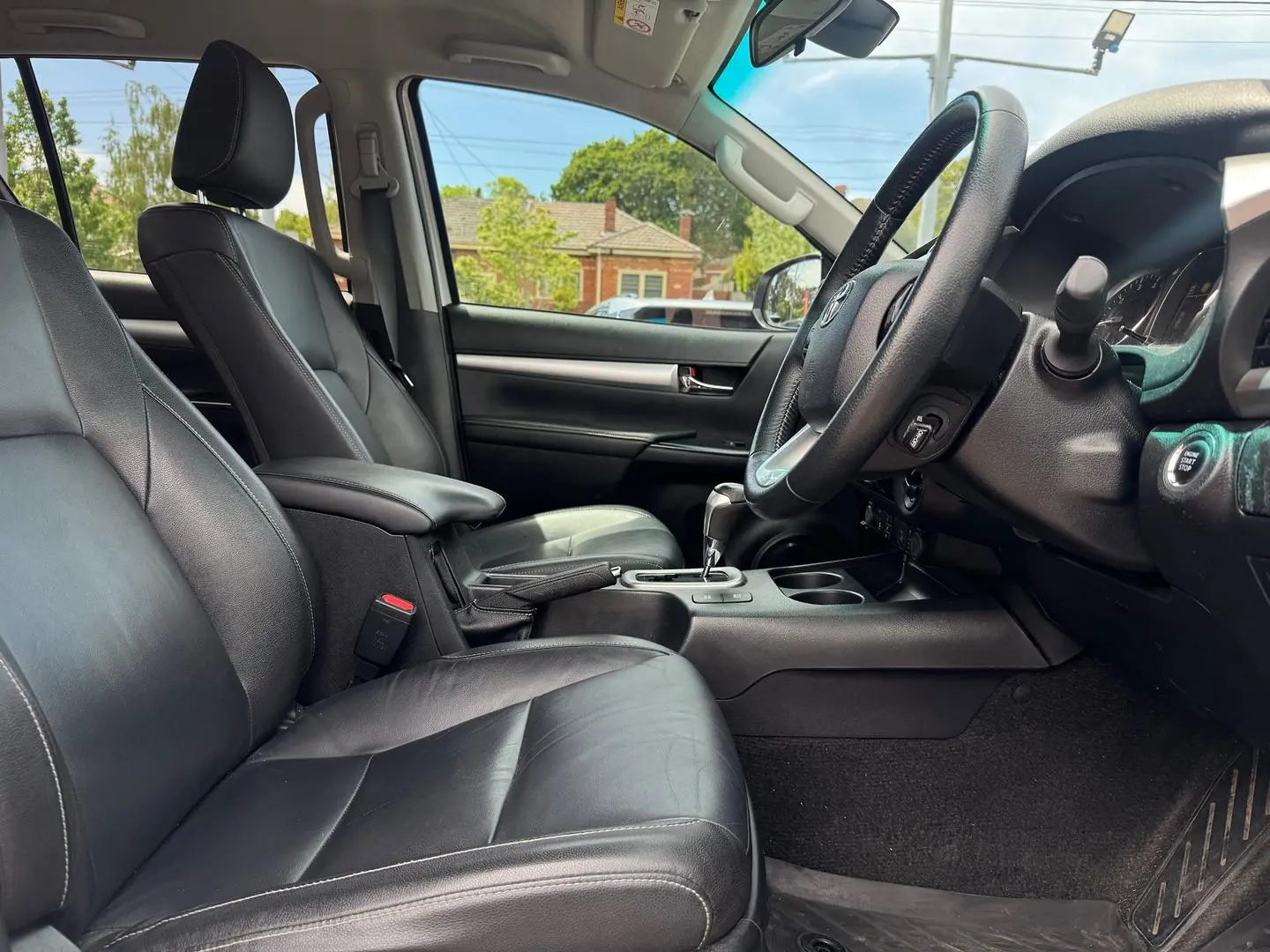 2020 Toyota Hilux Gallery Image 12