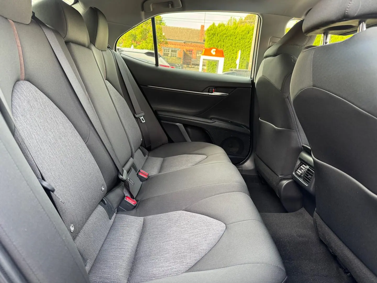 2018 Toyota Camry Gallery Image 19