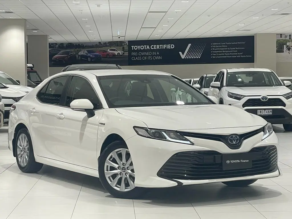 2020 Toyota Camry Gallery Image 1