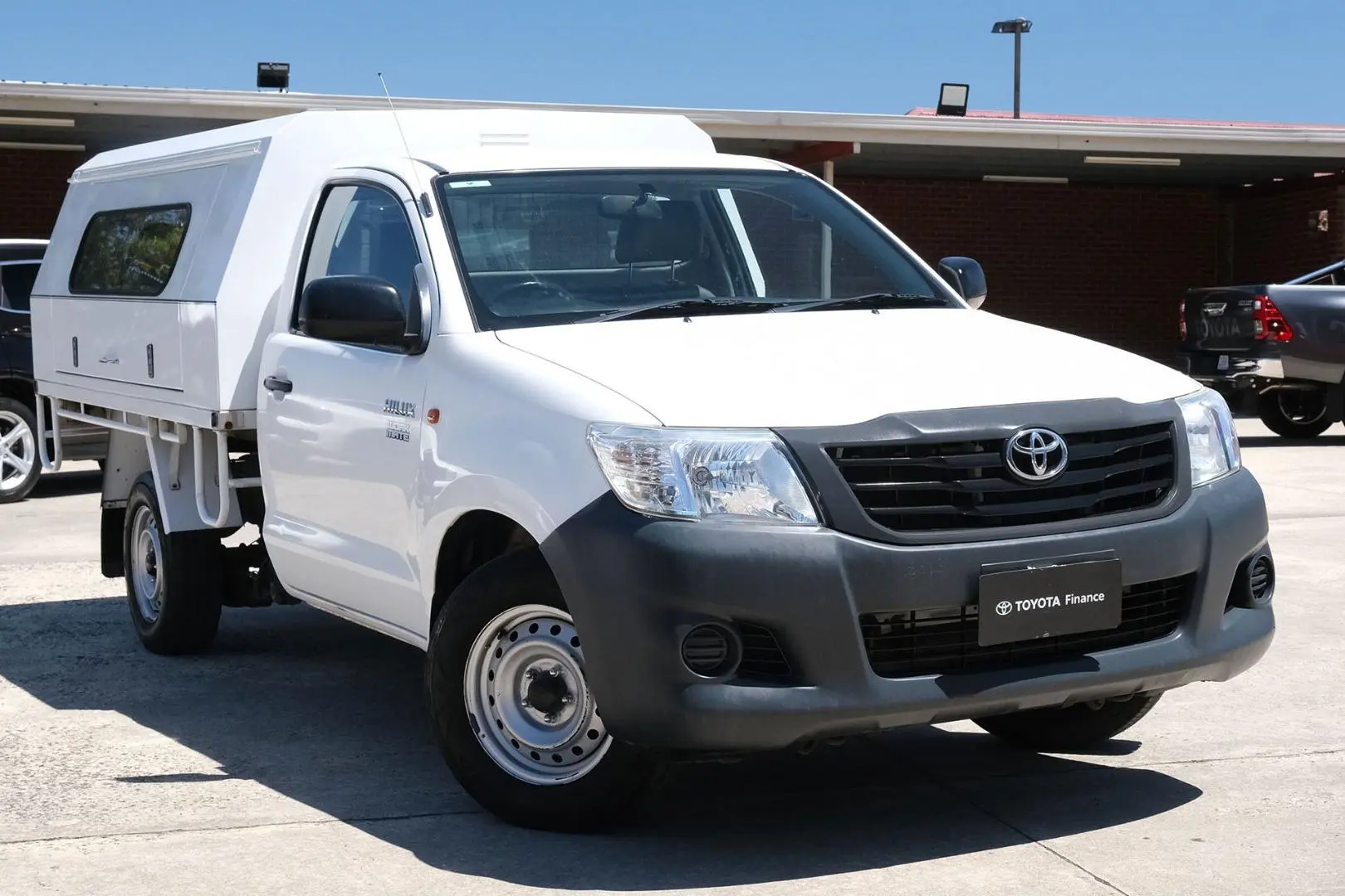 2013 Toyota Hilux Gallery Image 1