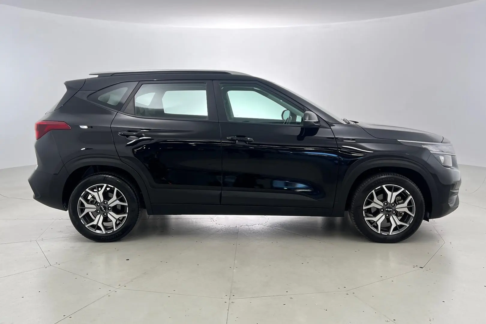 2022 Kia Seltos Gallery Image 3