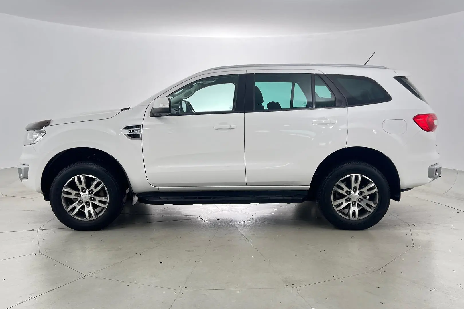 2018 Ford Everest Gallery Image 7