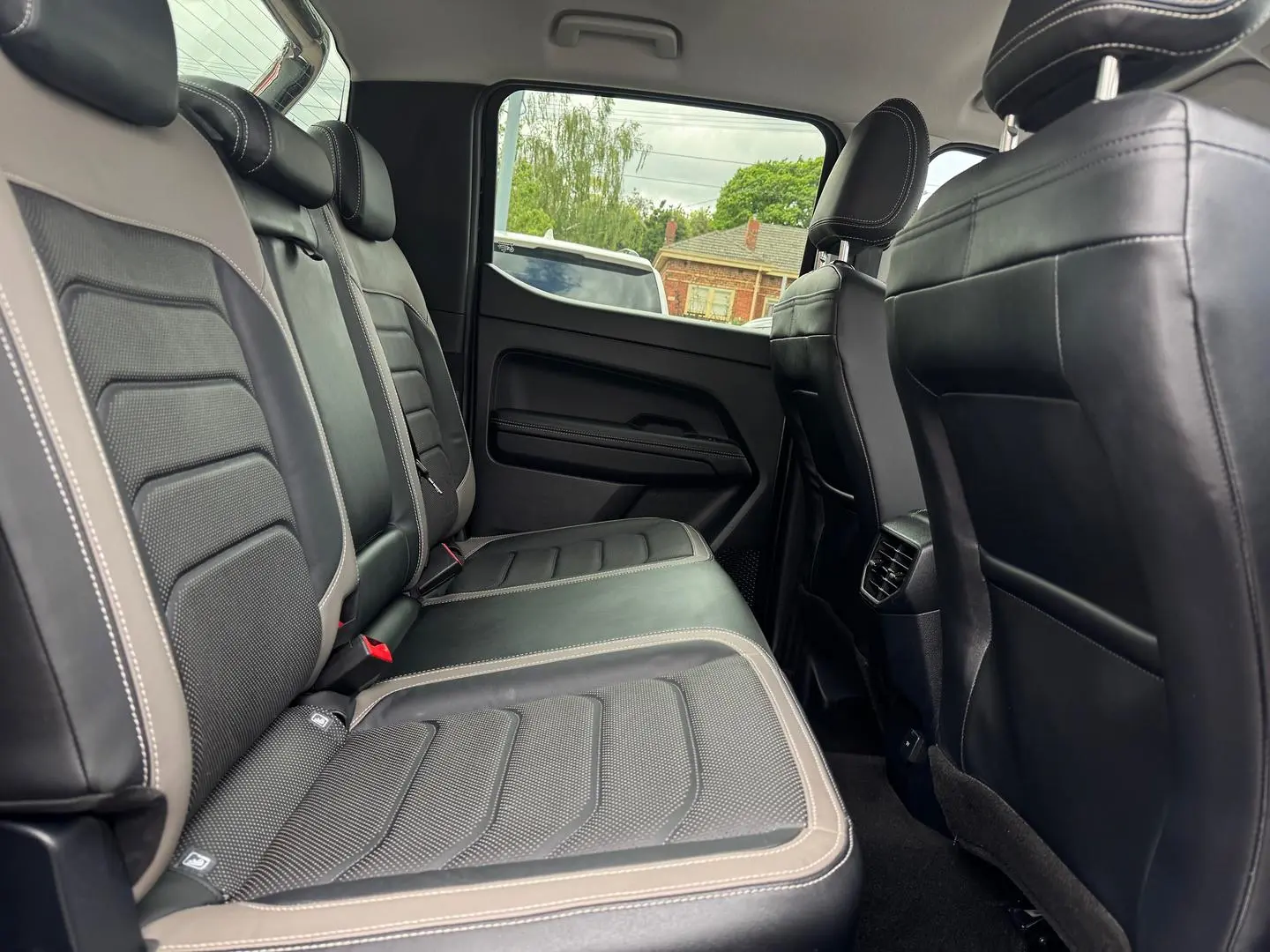 2024 Volkswagen Amarok Gallery Image 24