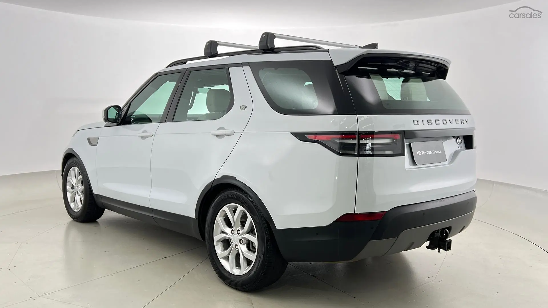 2019 Land Rover Discovery Image 14