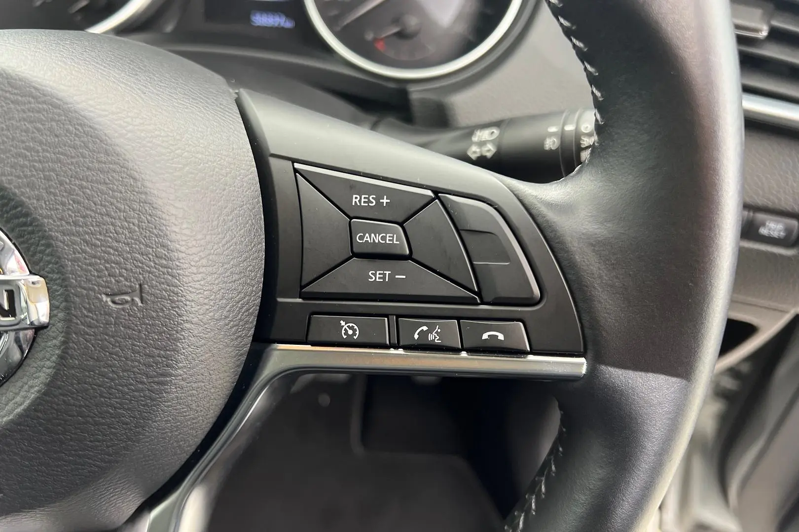2019 Nissan QASHQAI Gallery Image 17