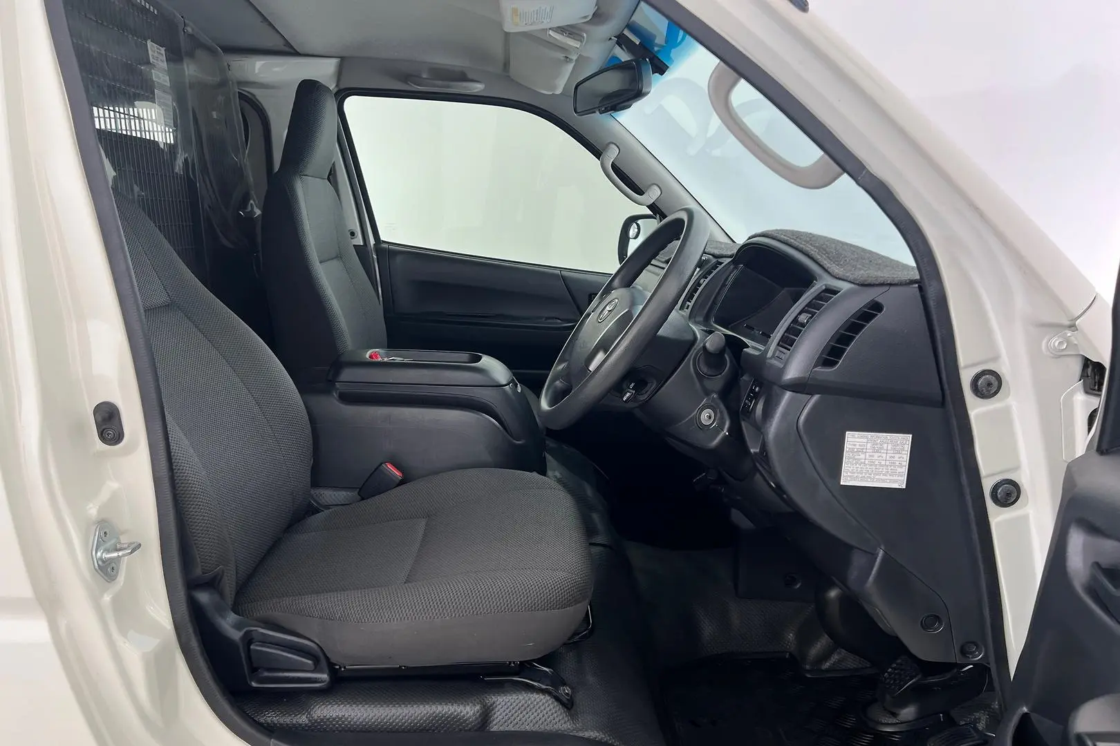 2018 Toyota Hiace Gallery Image 12