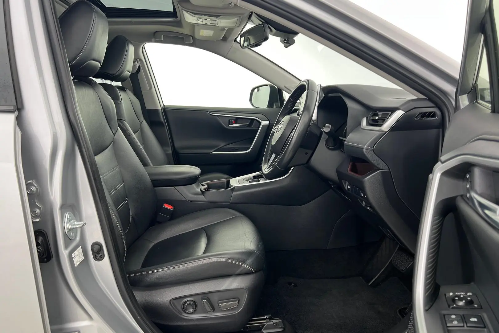 2021 Toyota RAV4 Gallery Image 11