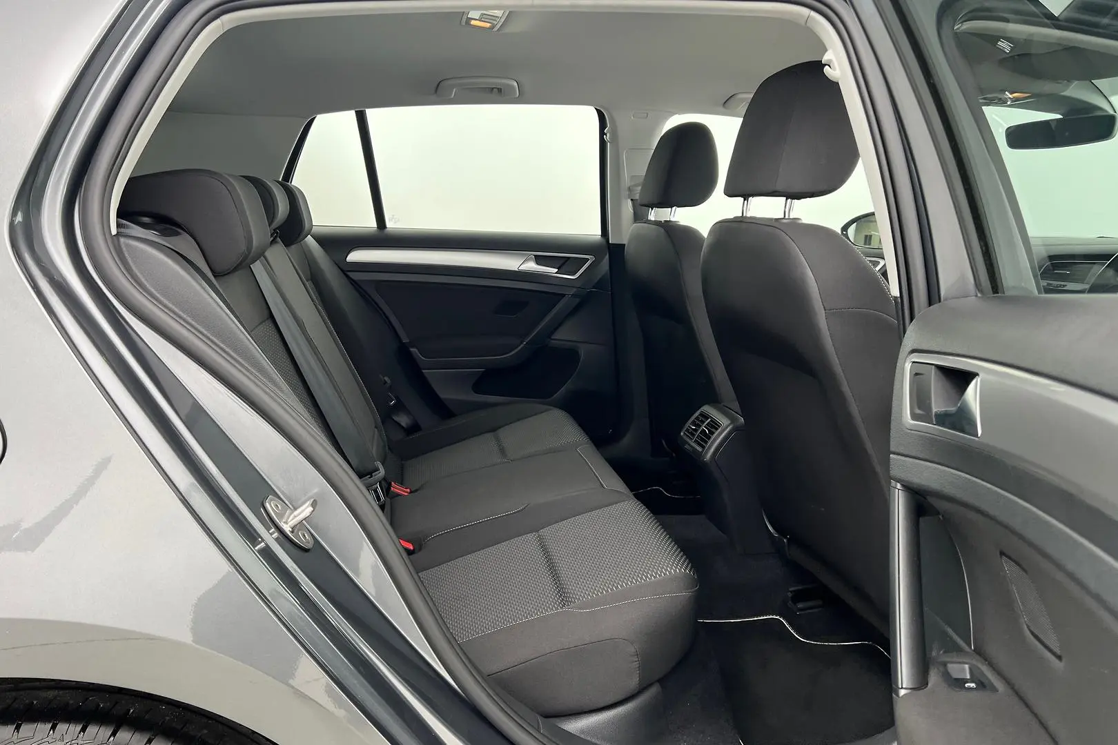 2018 Volkswagen Golf Gallery Image 12