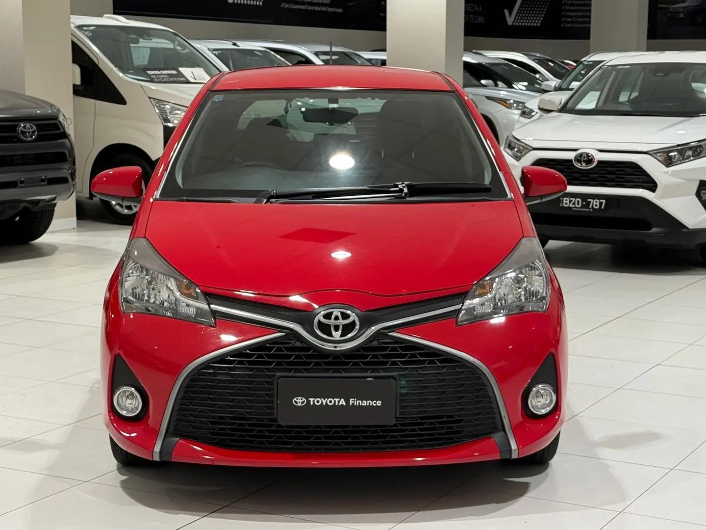 2014 Toyota Yaris Gallery Image 4