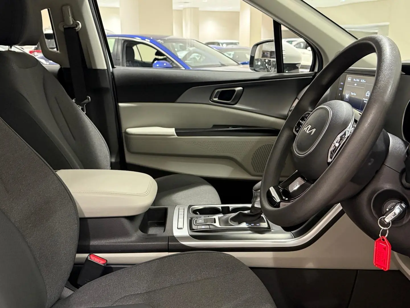 2022 Kia Carnival Gallery Image 12