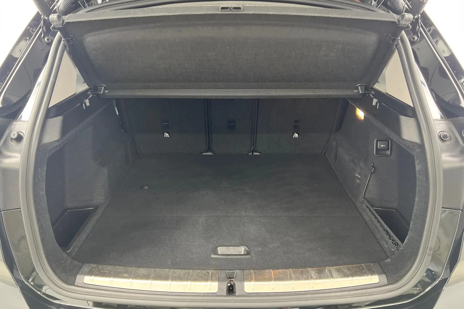 2021 BMW X1 Gallery Image 24