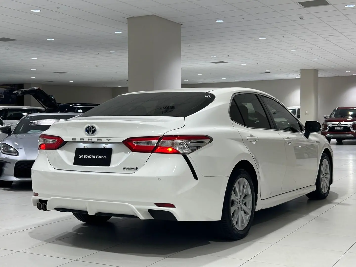 2020 Toyota Camry Gallery Image 10