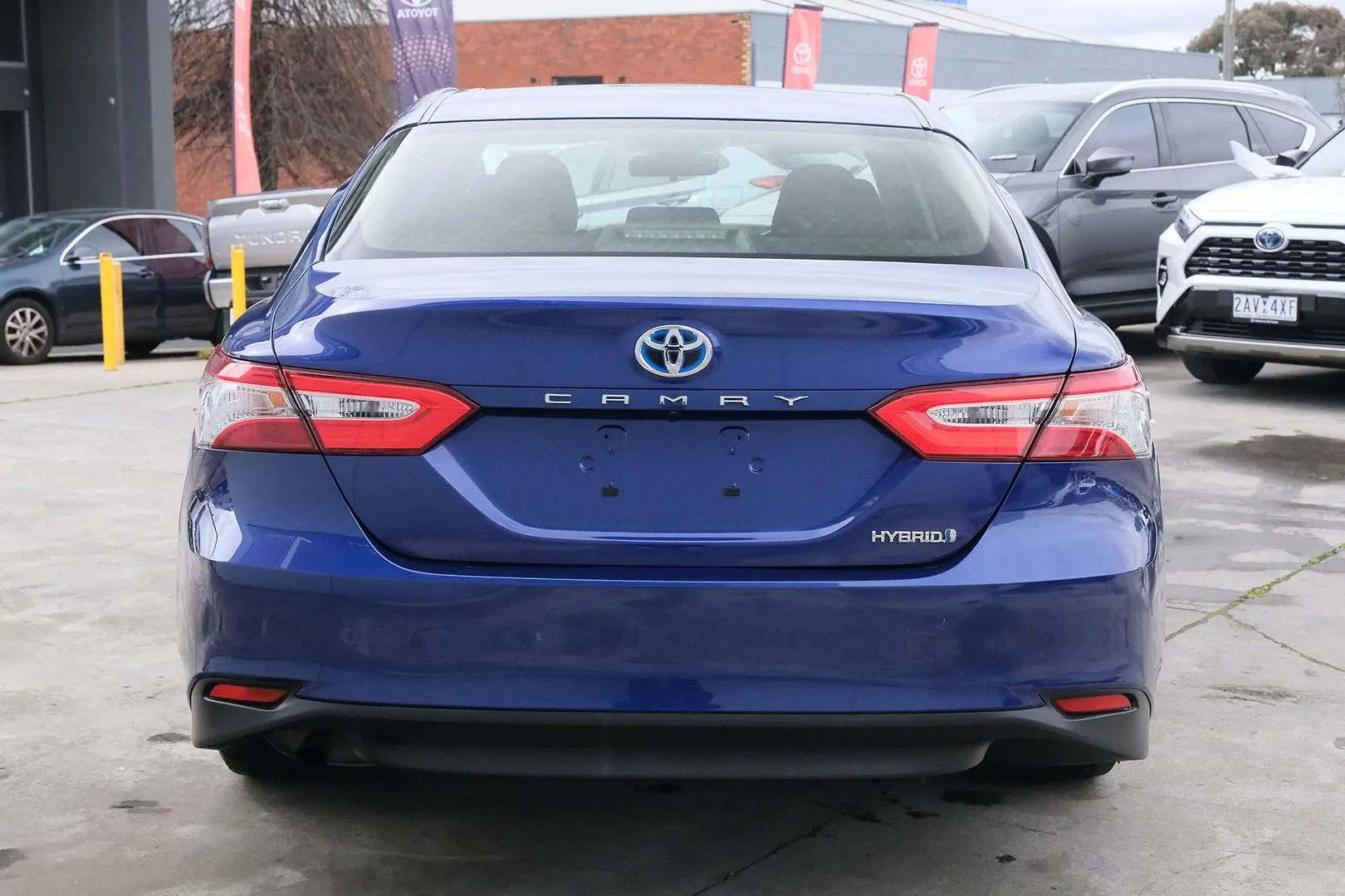 2019 Toyota Camry Gallery Image 4