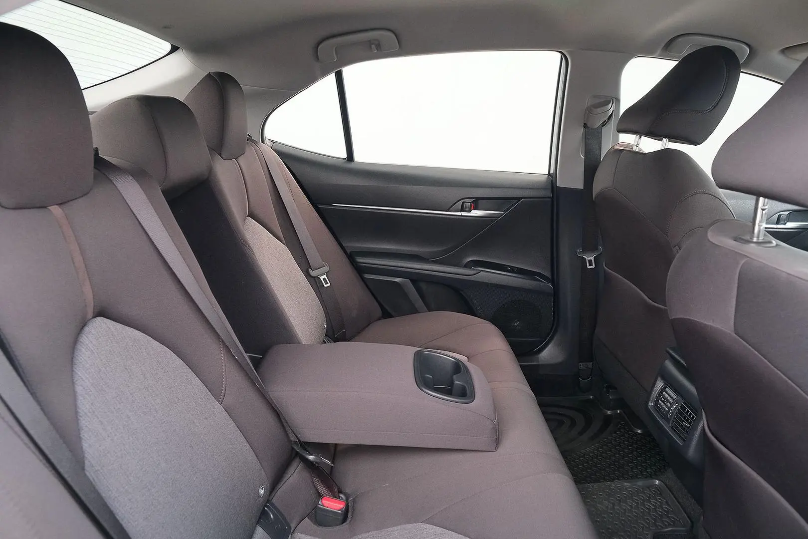 2020 Toyota Camry Gallery Image 11