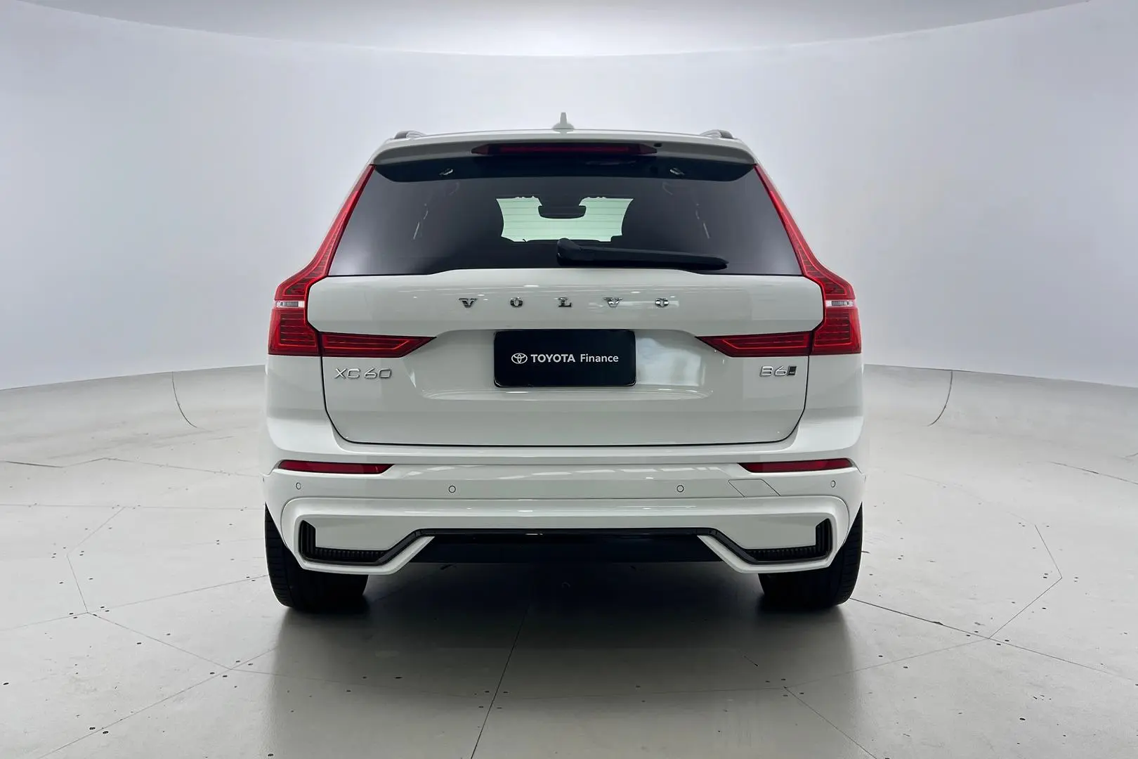 2021 Volvo XC60 Gallery Image 4