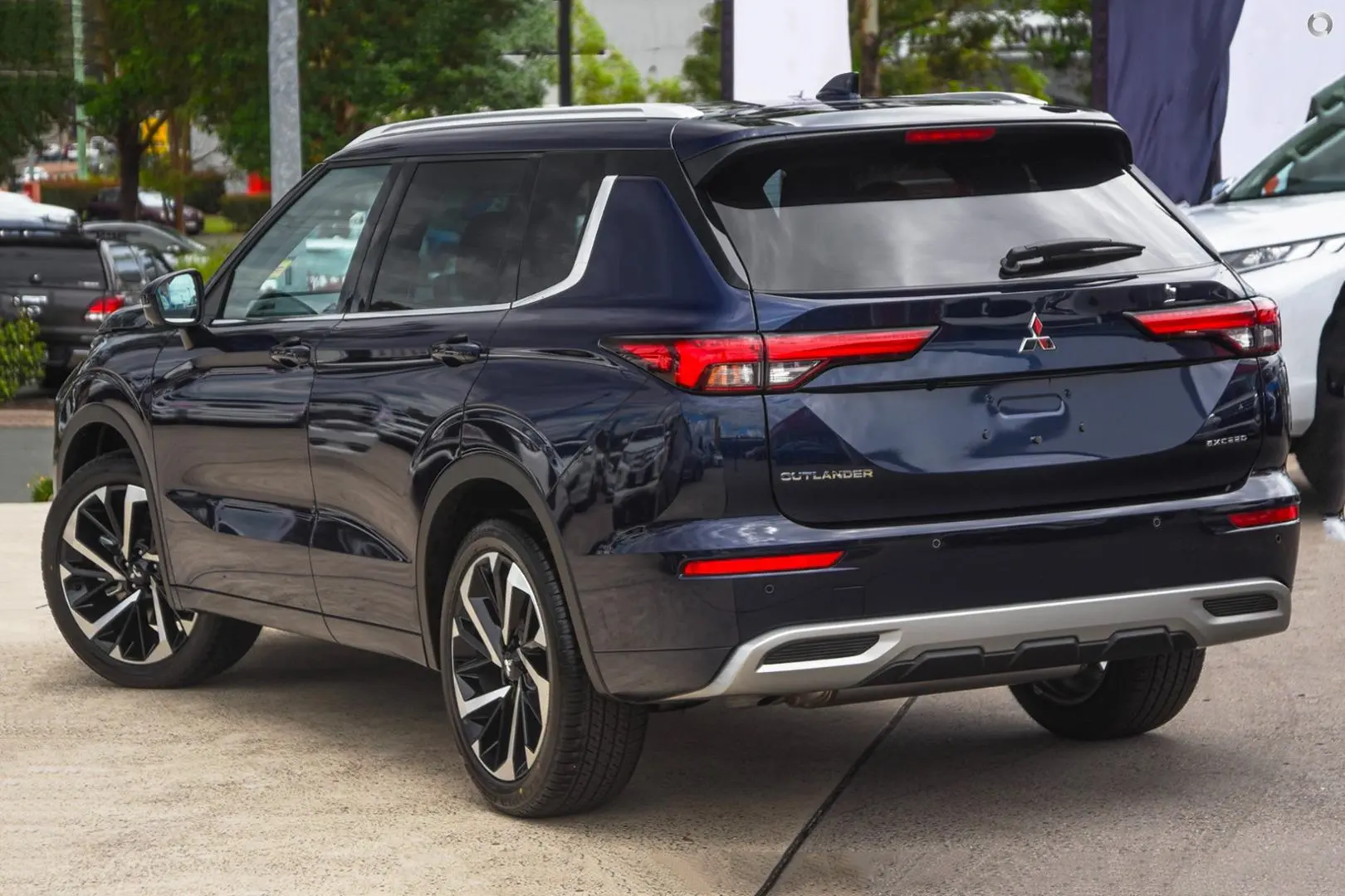 2022 Mitsubishi Outlander Gallery Image 4