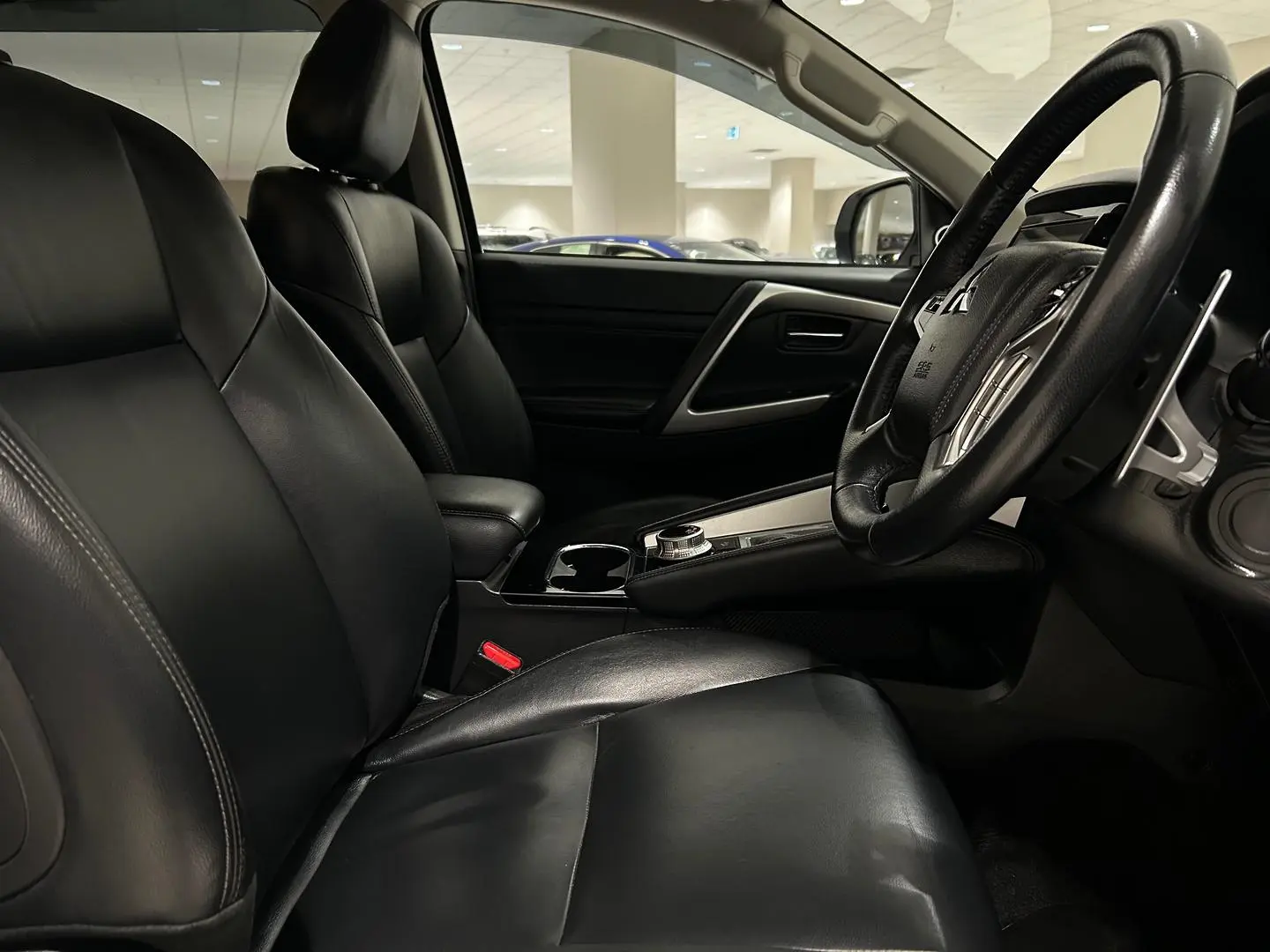 2021 Mitsubishi Pajero Sport Gallery Image 12
