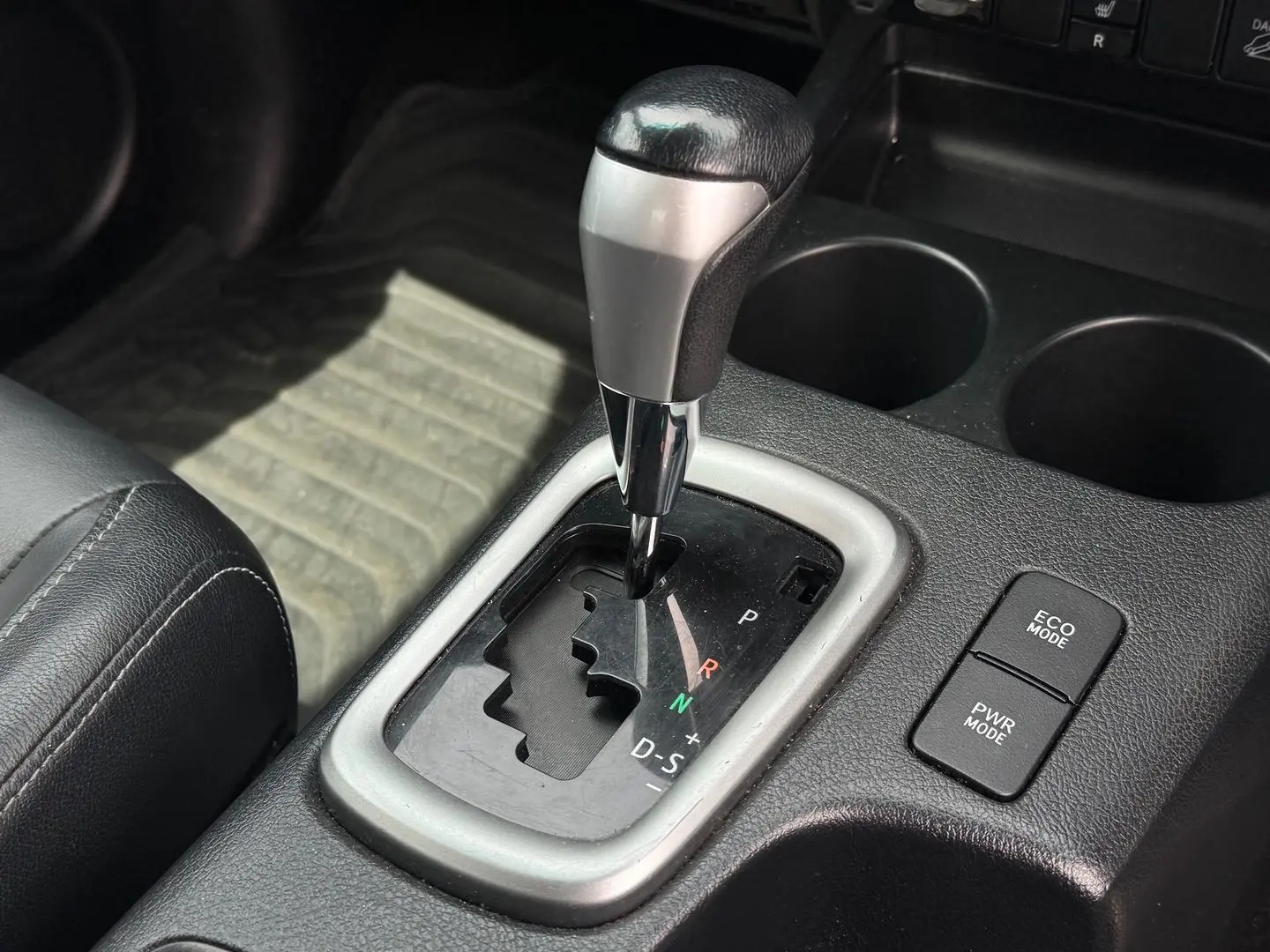 2020 Toyota Hilux Gallery Image 15