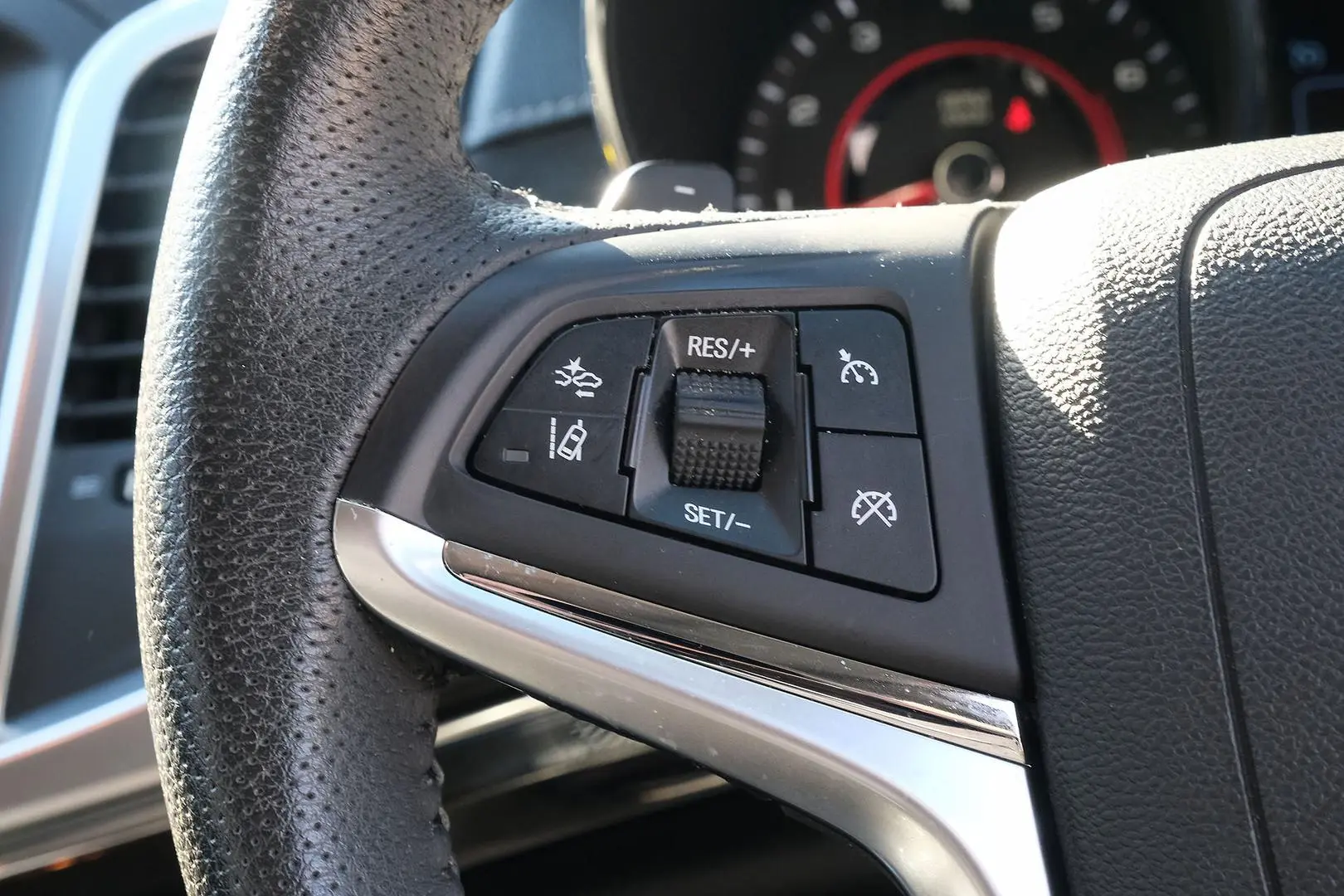 2017 Holden Commodore Gallery Image 16