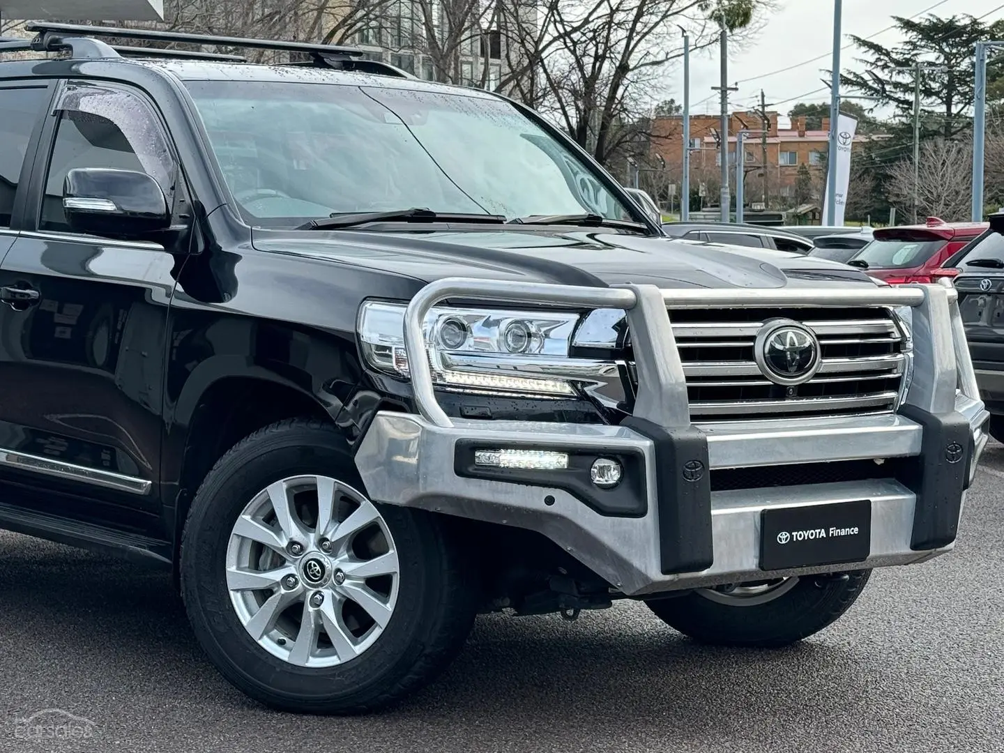 2018 Toyota Landcruiser Image 2