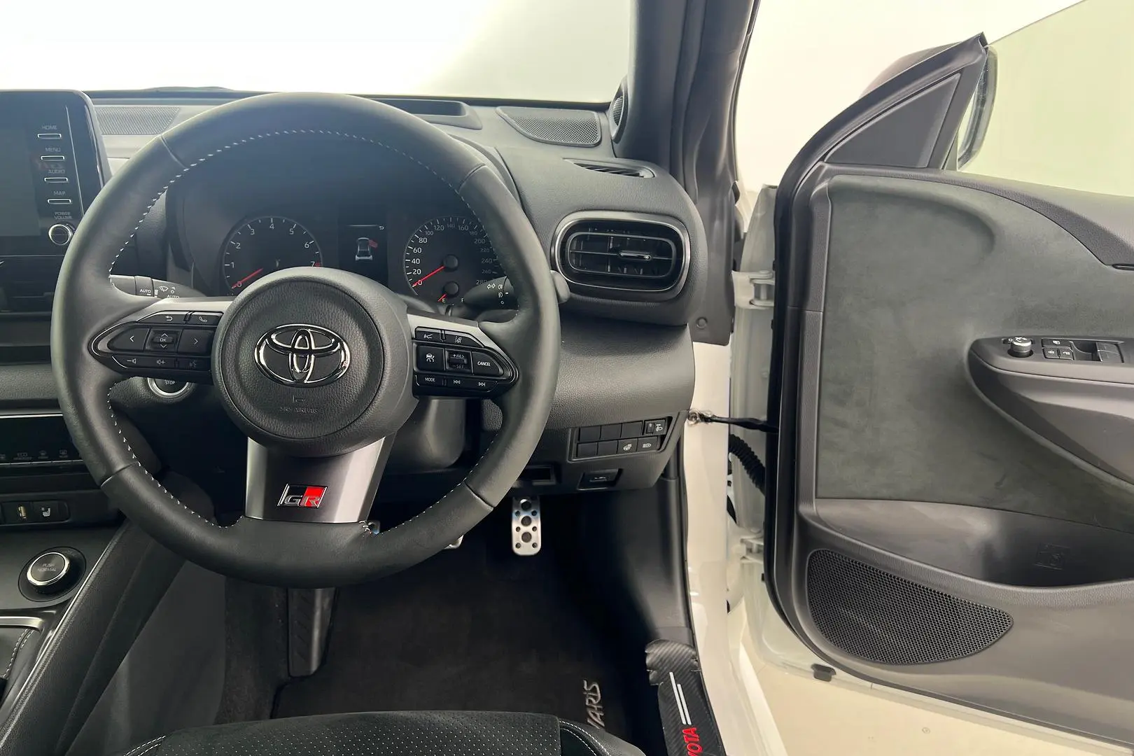 2021 Toyota Yaris Gallery Image 15